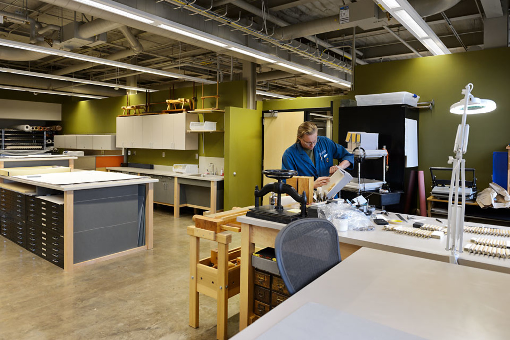 UI Libraries Conservation Lab
