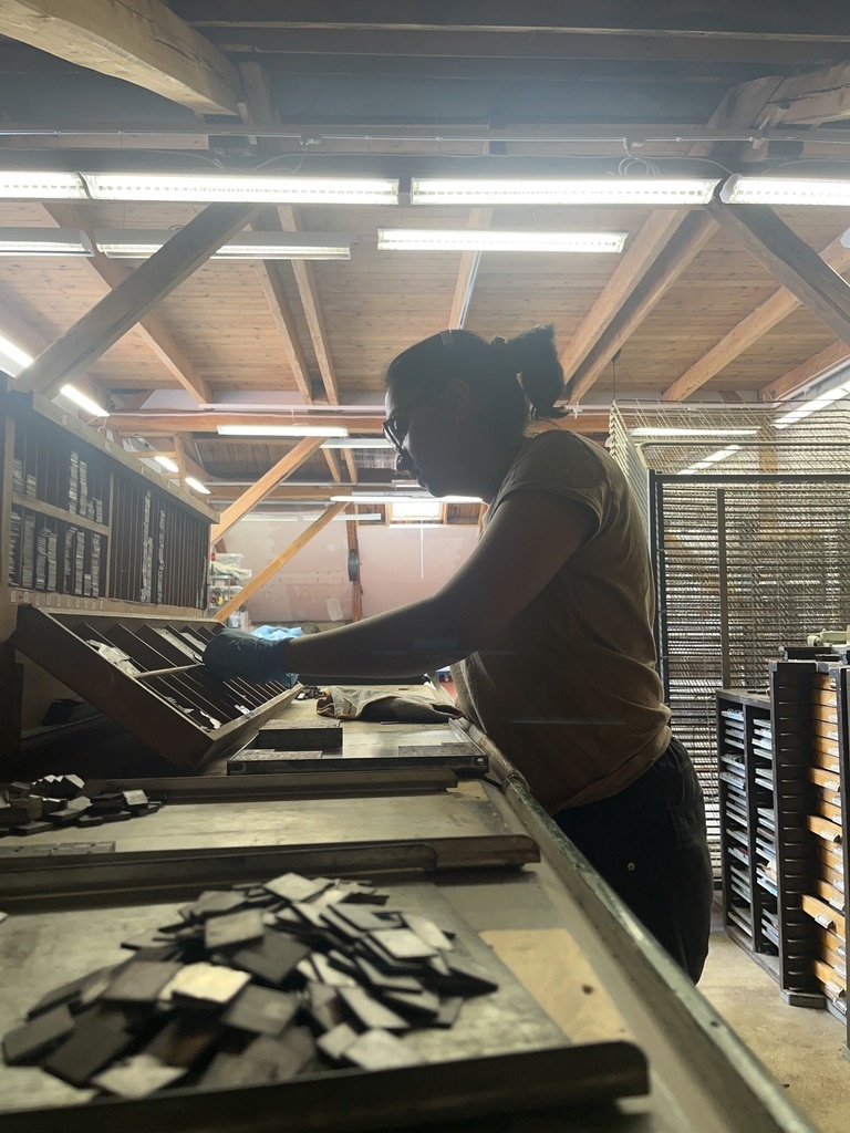 Poojana Prasana examines Norwegian type in a studio.